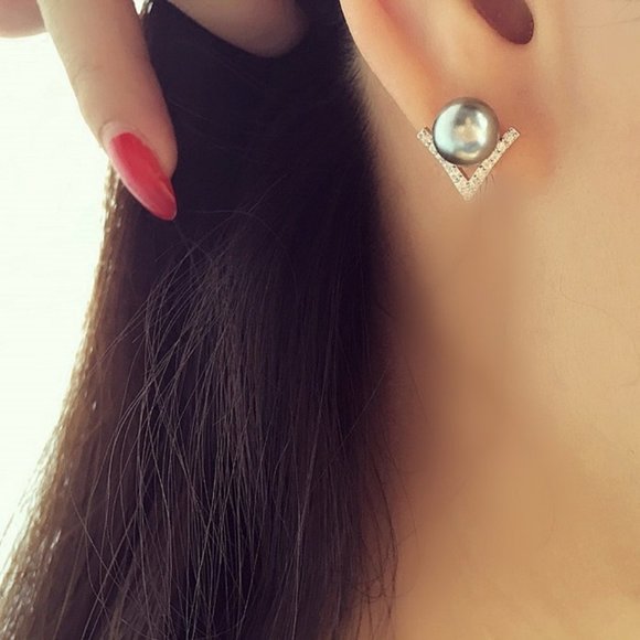 NEW Sterling Silver Diamond Pearl Stud Earrings - Picture 3 of 7